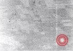 Standbild us bomber angreifen Krefeld Deutschland in Zweiten Weltkrieg Krefeld Deutschland, 1945, aus Sekunde 60 historischem Filmmaterial Videoclip 65675037592