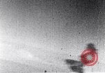 Standbild Amerikanische B-17 Bomber fliegen durch Flak Wolken Kassel Deutschland, 1945, aus Sekunde 12 historischem Filmmaterial Videoclip 65675037593
