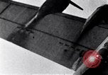 Standbild Amerikanische B-17 Bomber fliegen durch Flak Wolken Kassel Deutschland, 1945, aus Sekunde 20 historischem Filmmaterial Videoclip 65675037593