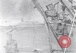 Standbild Amerikanische B-17 Bomber fliegen durch Flak Wolken Kassel Deutschland, 1945, aus Sekunde 36 historischem Filmmaterial Videoclip 65675037593