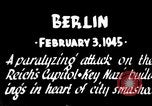 Standbild American B-17 Bomber angreifen Berlin Berlin Deutschland, 1945, aus Sekunde 3 historischem Filmmaterial Videoclip 65675037595