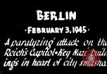 Standbild American B-17 Bomber angreifen Berlin Berlin Deutschland, 1945, aus Sekunde 9 historischem Filmmaterial Videoclip 65675037595