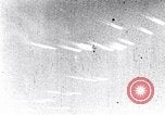 Standbild American B-17 Bomber angreifen Berlin Berlin Deutschland, 1945, aus Sekunde 11 historischem Filmmaterial Videoclip 65675037595