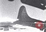 Standbild American B-17 Bomber angreifen Berlin Berlin Deutschland, 1945, aus Sekunde 15 historischem Filmmaterial Videoclip 65675037595