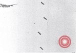 Standbild American B-17 Bomber angreifen Berlin Berlin Deutschland, 1945, aus Sekunde 19 historischem Filmmaterial Videoclip 65675037595