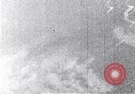 Standbild American B-17 Bomber angreifen Berlin Berlin Deutschland, 1945, aus Sekunde 25 historischem Filmmaterial Videoclip 65675037595