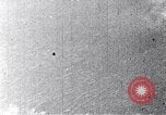 Standbild American B-17 Bomber angreifen Berlin Berlin Deutschland, 1945, aus Sekunde 26 historischem Filmmaterial Videoclip 65675037595