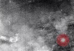 Standbild American B-17 Bomber angreifen Berlin Berlin Deutschland, 1945, aus Sekunde 32 historischem Filmmaterial Videoclip 65675037595
