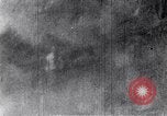 Standbild American B-17 Bomber angreifen Berlin Berlin Deutschland, 1945, aus Sekunde 33 historischem Filmmaterial Videoclip 65675037595
