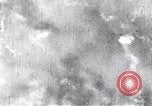 Standbild American B-17 Bomber angreifen Berlin Berlin Deutschland, 1945, aus Sekunde 41 historischem Filmmaterial Videoclip 65675037595