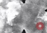 Standbild American B-17 Bomber angreifen Berlin Berlin Deutschland, 1945, aus Sekunde 48 historischem Filmmaterial Videoclip 65675037595