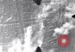 Standbild American B-17 Bomber angreifen Berlin Berlin Deutschland, 1945, aus Sekunde 52 historischem Filmmaterial Videoclip 65675037595