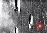 Standbild American B-17 Bomber angreifen Berlin Berlin Deutschland, 1945, aus Sekunde 57 historischem Filmmaterial Videoclip 65675037595