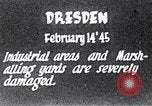 Standbild 8th US Air Force Bombardierung Dresden in Zweiten Weltkrieg Dresden Deutschland, 1945, aus Sekunde 5 historischem Filmmaterial Videoclip 65675037596