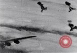 Standbild 8th US Air Force Bombardierung Dresden in Zweiten Weltkrieg Dresden Deutschland, 1945, aus Sekunde 17 historischem Filmmaterial Videoclip 65675037596