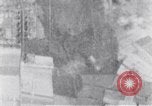 Standbild 8th US Air Force Bombardierung Dresden in Zweiten Weltkrieg Dresden Deutschland, 1945, aus Sekunde 35 historischem Filmmaterial Videoclip 65675037596