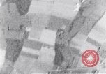 Standbild 8th US Air Force Bombardierung Dresden in Zweiten Weltkrieg Dresden Deutschland, 1945, aus Sekunde 36 historischem Filmmaterial Videoclip 65675037596