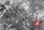 Standbild 8th US Air Force Bombardierung Dresden in Zweiten Weltkrieg Dresden Deutschland, 1945, aus Sekunde 48 historischem Filmmaterial Videoclip 65675037596