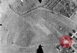 Standbild Zweiten Weltkrieg Bombardierung von Luneburg Luneburg Deutschland, 1945, aus Sekunde 28 historischem Filmmaterial Videoclip 65675037597