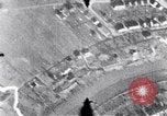 Standbild Zweiten Weltkrieg Bombardierung von Luneburg Luneburg Deutschland, 1945, aus Sekunde 30 historischem Filmmaterial Videoclip 65675037597