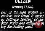 Standbild riesige Explosionen während Uelzen Bombardierung Uelzen Deutschland, 1945, aus Sekunde 4 historischem Filmmaterial Videoclip 65675037598