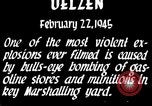Standbild riesige Explosionen während Uelzen Bombardierung Uelzen Deutschland, 1945, aus Sekunde 7 historischem Filmmaterial Videoclip 65675037598