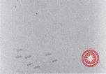 Standbild riesige Explosionen während Uelzen Bombardierung Uelzen Deutschland, 1945, aus Sekunde 32 historischem Filmmaterial Videoclip 65675037598