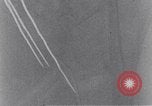 Standbild riesige Explosionen während Uelzen Bombardierung Uelzen Deutschland, 1945, aus Sekunde 42 historischem Filmmaterial Videoclip 65675037598