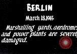 Standbild American B-17 Flugzeuge bombardieren Berlin Berlin Deutschland, 1945, aus Sekunde 6 historischem Filmmaterial Videoclip 65675037600