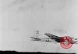 Standbild American B-17 Flugzeuge bombardieren Berlin Berlin Deutschland, 1945, aus Sekunde 12 historischem Filmmaterial Videoclip 65675037600