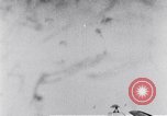 Standbild American B-17 Flugzeuge bombardieren Berlin Berlin Deutschland, 1945, aus Sekunde 13 historischem Filmmaterial Videoclip 65675037600