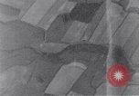 Standbild American B-17 Flugzeuge bombardieren Berlin Berlin Deutschland, 1945, aus Sekunde 35 historischem Filmmaterial Videoclip 65675037600