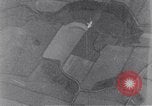 Standbild American B-17 Flugzeuge bombardieren Berlin Berlin Deutschland, 1945, aus Sekunde 36 historischem Filmmaterial Videoclip 65675037600