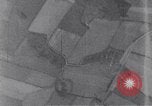 Standbild American B-17 Flugzeuge bombardieren Berlin Berlin Deutschland, 1945, aus Sekunde 37 historischem Filmmaterial Videoclip 65675037600