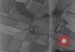 Standbild American B-17 Flugzeuge bombardieren Berlin Berlin Deutschland, 1945, aus Sekunde 38 historischem Filmmaterial Videoclip 65675037600