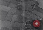 Standbild American B-17 Flugzeuge bombardieren Berlin Berlin Deutschland, 1945, aus Sekunde 39 historischem Filmmaterial Videoclip 65675037600