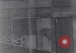 Standbild American B-17 Flugzeuge bombardieren Berlin Berlin Deutschland, 1945, aus Sekunde 56 historischem Filmmaterial Videoclip 65675037600