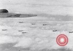Standbild US B-17 Flugzeuge bombardieren German Submarine Yard Bremen Deutschland, 1945, aus Sekunde 8 historischem Filmmaterial Videoclip 65675037601