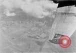 Standbild US B-17 Flugzeuge bombardieren German Submarine Yard Bremen Deutschland, 1945, aus Sekunde 14 historischem Filmmaterial Videoclip 65675037601