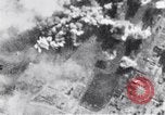 Standbild US B-17 Flugzeuge bombardieren German Submarine Yard Bremen Deutschland, 1945, aus Sekunde 29 historischem Filmmaterial Videoclip 65675037601