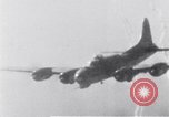 Standbild US B-17 Flugzeuge bombardieren German Submarine Yard Bremen Deutschland, 1945, aus Sekunde 30 historischem Filmmaterial Videoclip 65675037601