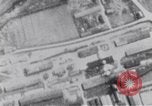 Immagine di Ingolstadt munizioni impianto distrutta nella seconda guerra mondiale Ingolstadt Germania, 1945, secondo 28 filmato di repertorio 65675037602