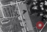 Immagine di Ingolstadt munizioni impianto distrutta nella seconda guerra mondiale Ingolstadt Germania, 1945, secondo 34 filmato di repertorio 65675037602
