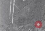 Immagine di Bombardamento americano di Neumunster ferroviaria Germania Neumunster Germania, 1945, secondo 11 filmato di repertorio 65675037603