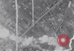 Immagine di Bombardamento americano di Neumunster ferroviaria Germania Neumunster Germania, 1945, secondo 23 filmato di repertorio 65675037603