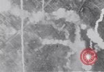 Immagine di Bombardamento americano di Neumunster ferroviaria Germania Neumunster Germania, 1945, secondo 24 filmato di repertorio 65675037603