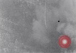 Immagine di Bombardamento americano di Neumunster ferroviaria Germania Neumunster Germania, 1945, secondo 30 filmato di repertorio 65675037603
