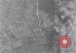 Immagine di Bombardamento americano di Neumunster ferroviaria Germania Neumunster Germania, 1945, secondo 33 filmato di repertorio 65675037603