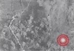 Immagine di Bombardamento americano di Neumunster ferroviaria Germania Neumunster Germania, 1945, secondo 38 filmato di repertorio 65675037603