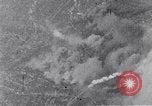 Immagine di Bombardamento americano di Neumunster ferroviaria Germania Neumunster Germania, 1945, secondo 48 filmato di repertorio 65675037603
